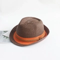 Dettaglio di cappello in paglia marrone con nastro arancione e trama intrecciata fine - 52cm (2-7 Anni) / Beige e Caffè