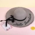 Dettaglio di cappello di paglia grigio con fiocco nero e ricamo Hello Sunshine - M (56-58cm) / grigio scuro