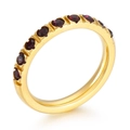 Anillo francés de 3mm en titanio dorado con circonitas de color rojo oscuro en fila - Talla 7 / Banda Dorada con Circonita Púrpura (KR104546-K)