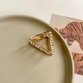 Close-up of triangle hair claw with checkerboard pattern on a vintage ceramic plate - 5# Black and White Checkerboard / Black and White