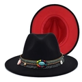 Dettaglio del cappello Fedora bicolore nero e rosso con fascia boho in rilievo e turchese - M(56-58cm) / Esterno Nero Interno Rosso