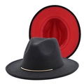Dettaglio del cappello fedora bicolore a tesa larga con una fascia metallica dorata chic - Nero (Esterno Nero Interno Rosso)
