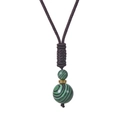 Macro di perle di malachite verde e distanziatore dorato su collana in corda intrecciata marrone - Malachite