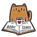 Emaille-Pin mit einer orangefarbenen Katze, Buch und Kaffee auf weißem Grund - Orange Katze liest mit Kaffee