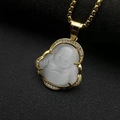Macro del ciondolo Buddha placcato in oro con pietra occhio di gatto bianca e diamanti - Pendaglio Bianco