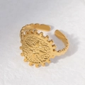 Anillo ajustable de acero en oro 18k con patrón de estrella y borde de cuentas finas - Dorado