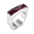 Minimalistischer Edelstahlring mit einem großen rechteckigen lila Edelstein und Bürstenfinish - US 6 / Lila (KR38111-K)