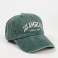 Détail de la broderie vintage Los Angeles sur une casquette en coton lavé vert - Réglable / Vert