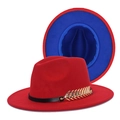 Cappello fedora rosso e blu a contrasto con fascia nera e spilla a piuma dorata per feste - M (56-58cm) / Rosso & Blu Contrasto