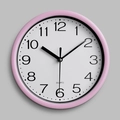Minimalistische roze ronde wandklok van 20cm met stil uurwerk en zwarte cijfers - Roze