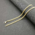 Klassische vergoldete Edelstahl-Panzerkette NK-Halskette auf einem dunklen Hintergrund - Goldene NK-Kette / 4.4mm*61cm