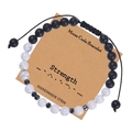 Detail des Morsecode-Armbands mit Vulkansteinperlen und der Kraft-Karte - Kraft