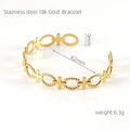 Dettaglio del bracciale aperto da 9 mm in acciaio inossidabile placcato oro 18K con croci - Stile Croce e Anello (665) / Oro