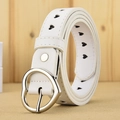 Cintura bianca in ecopelle con fibbia a cuore d'argento e fori a forma di cuore - Bianco