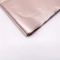 Detail von roségoldenem Metallic-Seidenpapier mit Glanzeffekt für Geschenkverpackungen - Roségold