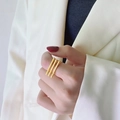 Minimalistische 18k gouden geometrische titanium stalen ring voor dames om de hand - US 8 / Goud