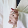 Minimalistische geometrische zilveren stalen ring met drie lijnen voor moderne look - US 9 / Zilver