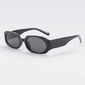 Klassische ovale Sonnenbrille in Schwarz mit breiten Bügeln und dunkelgrauen Gläsern im Retro-Stil - Schwarzer Rahmen Schwarz Graue Gläser