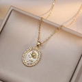 Collana vintage francese con ciondolo a rosa in madreperla, perle e catena in acciaio oro - Collana a Fiore di Rosa / Oro