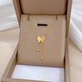 Collar de mariposa de acero al titanio dorado con borlas en una caja de regalo fina - Dorado