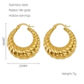 Detailansicht vergoldeter Edelstahl-Hohlohrringe im Croissant-Stil mit Größenangaben - Spiral-Croissant-Stil (922)