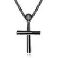 Detalle de colgante de cruz de bates de béisbol negros con cadena sobre blanco - Cruz de Béisbol Negra / Negro + Cadena de Perlas