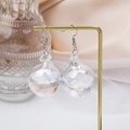 Eleganti orecchini lunghi con sfere di vetro trasparenti cangianti su supporto dorato - E1398-2 Gancio Argentato / Argento