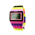 Vue détaillée de la montre numérique colorée avec motif de briques et écran LED - Bord Rose Noir Rose G
