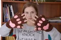 Braune Plüsch-Katzenpfoten-Handschuhe ohne Finger mit rosa Tatzen für den Winter - Hellkaffee