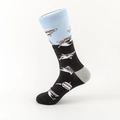 Baumwollsocken im Streetwear-Stil in Schwarz und Hellblau mit Shark-Muster-Design - EU 40-46 / Haischwarm Muster (Blau/Schwarz)