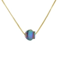 Elegante collana a catena dorata con ciondolo a ventaglio in conchiglia viola cangiante - Catena Veneziana Dorata Pendente Conchiglia Iridescente