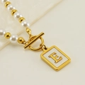 Goud E (Met Ketting)