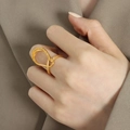 Anillo de lujo francés nudo dorado con diamantes para mujeres en estilo irregular - US 7 / Dorado