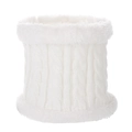 Gros plan sur tour de cou en tricot blanc avec bordure en fausse fourrure douce - Cache-cou Blanc