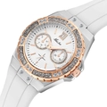 Dettaglio dell'orologio da donna Missfox con cinturino in silicone bianco e lunetta in cristallo - Bianco