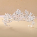 Corona de novia barroca con mariposas plateadas, flores de cristal y perlas blancas - Plata Blanco
