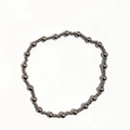 Vista dettagliata del bracciale minimalista di perle in acciaio inossidabile con perle alternate - Perline da 2mm+4mm / Color Acciaio
