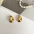 Pendientes dorados de gota de agua en plata 925 con acabado metálico brillante - Pendientes de botón de gota de agua hueca dorados (Pin de plata de ley 925)