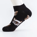 Chaussette en coton noir avec motif chat à lunettes, présentée sur un pied de mannequin - Taille EU 41-46 / Imprimé Chat avec Lunettes