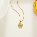 Elegante gouden titanium stalen ketting met kristallen zirkoon bloem hanger op witte achtergrond - Witte Bloem / Goud