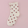 Beige crew socks with red floral pattern on a pink background for women - All-over Floral / Beige