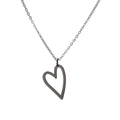 Collier minimaliste en acier titane avec pendentif cœur ajouré sur chaîne argentée - Pendentif Cœur Couleur Acier (SSN-00297)