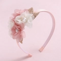 Dettaglio di fiori in rete rosa e bianchi con perle su un cerchietto floreale alla moda - Stile F-Rosa Bianco Rete
