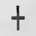 Gros plan détaillé d'un pendentif croix en acier inoxydable noir poli miroir - 14*21mm / Noir