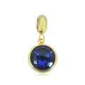 Makro-Detail des 18k vergoldeten Edelstahlanhängers mit rundem dunkelblauem Edelstein - Goldener Runder Blauer Zirkonia-Anhänger(NO.2)