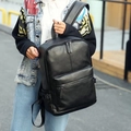 Zaino classico da uomo in pelle PU nera con doppia cerniera per uso casual e viaggi - Stile 9806 / Nero