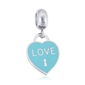 Nahaufnahme herzförmiger blauer Emaille-Anhänger mit LOVE-Schriftzug und Schlüsselloch - Blau LOVE Schlüsselloch Herz Stil (NO.6)