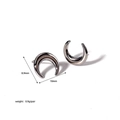 Macro detail of crescent moon earrings with 10mm dimensions and 0.9g weight - Silver Style (YYE023207-P)