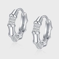 Boucles d'oreilles créoles bambou en argent S925 avec pavé de cristaux scintillants - Style Bambou Argenté (KDP2005)