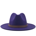 Klassieke dieppaarse breedgerande wollen fedora hoed met een bruine decoratieve band - Paars